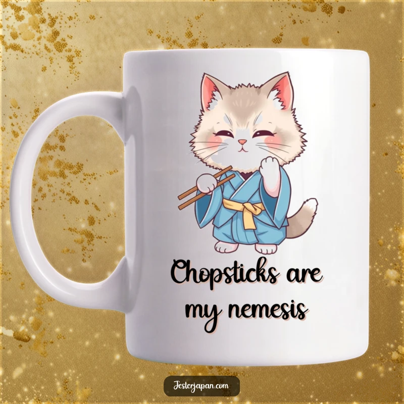 Funny Cat Kimono Mug: Fluffy feline in a blue kimono hilariously failing to use chopsticks, spilling food everywhere, a truly comical scene.